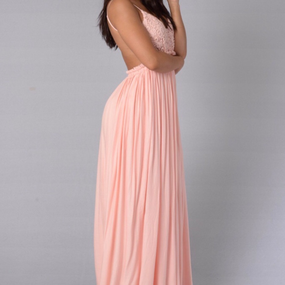 2 of the same dress, one salmon colored one white - Picture 3 of 4